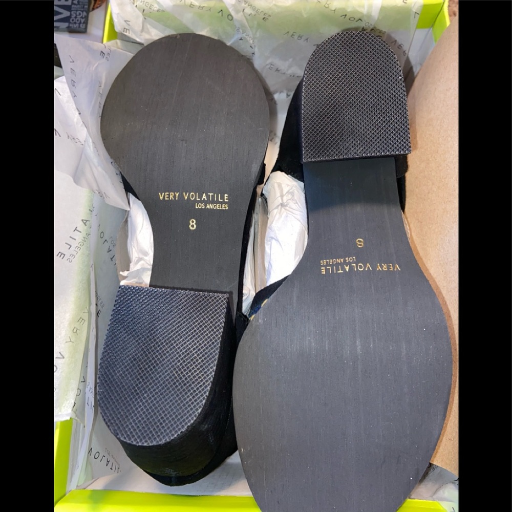 NIB-Very Volatile Western Leather Cutout Sandals - Picture 12 of 16